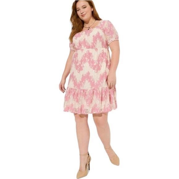 TORRID Foxglove Pink Mini two toned, lace floral, tierd babydoll dress. 1X - Picture 1 of 16